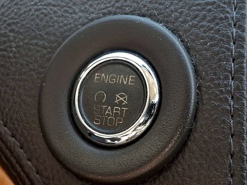 Used 2011 Lincoln MKX 2WD w/ 101A Rapid Spec Order Code image 21