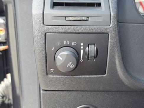 Used 2009 Dodge Challenger SRT8 w/ SRT Option Group II RWD image 31