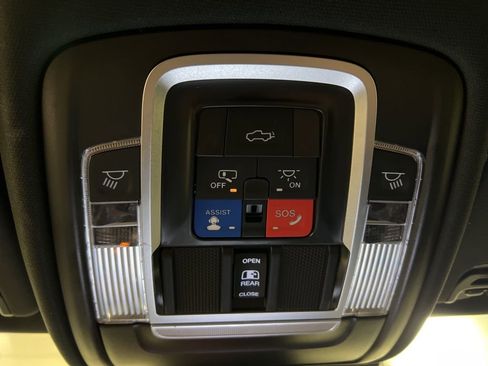 Used 2024 RAM 1500 Limited AWD/4WD image 26