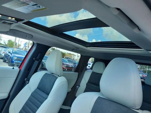 New 2026 Mitsubishi Outlander SE image 19