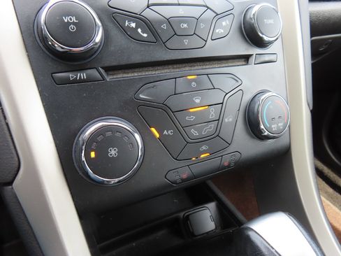 Used 2014 Ford Fusion SE w/ Equipment Group 202A FWD image 23