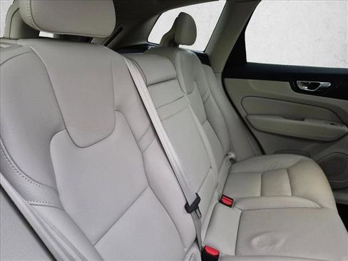 Used 2018 Volvo XC60 T6 Inscription w/ Convenience Package AWD/4WD image 12