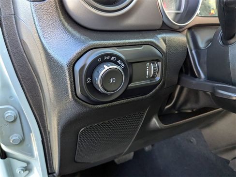 Used 2023 Jeep Wrangler Sport S image 15