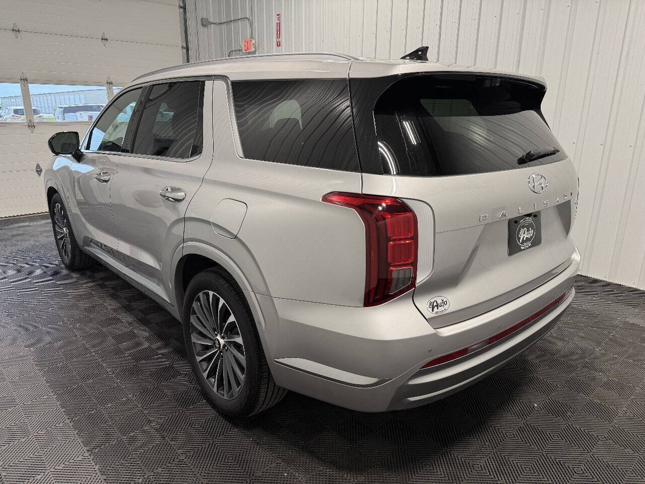 Used 2025 Hyundai Palisade Calligraphy AWD/4WD image 4