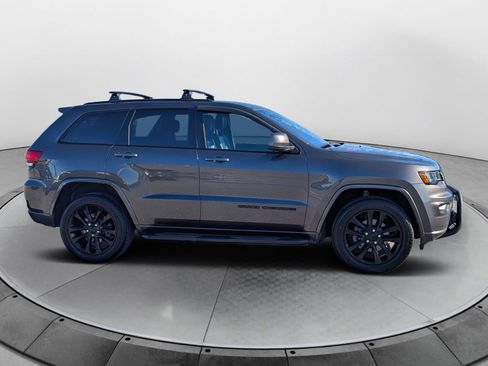 Used 2020 Jeep Grand Cherokee Altitude AWD/4WD image 2