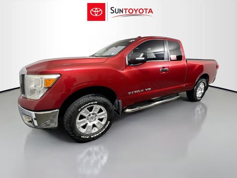 Used 2018 Nissan Titan SV w/ SV Convenience Package image 9