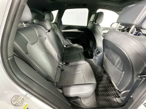 Used 2024 Audi Q5 e Premium Plus w/ Premium Plus Package image 28