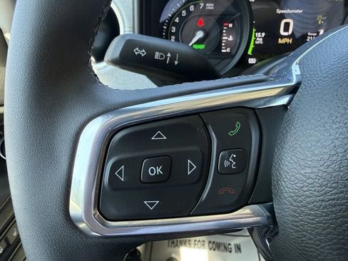 Used 2025 Jeep Wrangler Sahara AWD/4WD image 25