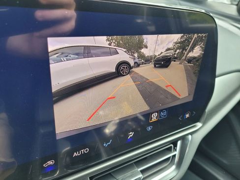 New 2026 Chevrolet Equinox EV LT image 37