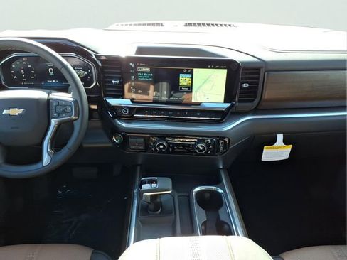 New 2026 Chevrolet Silverado 1500 High Country AWD/4WD image 13