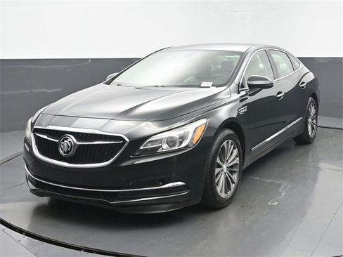 Used 2017 Buick LaCrosse Preferred image 1
