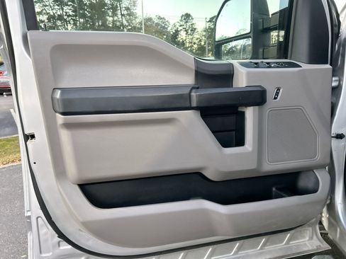 Used 2019 Ford F250 XL w/ STX Appearance Package image 14