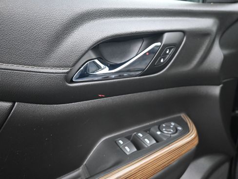 Certified 2023 GMC Acadia SLE image 22