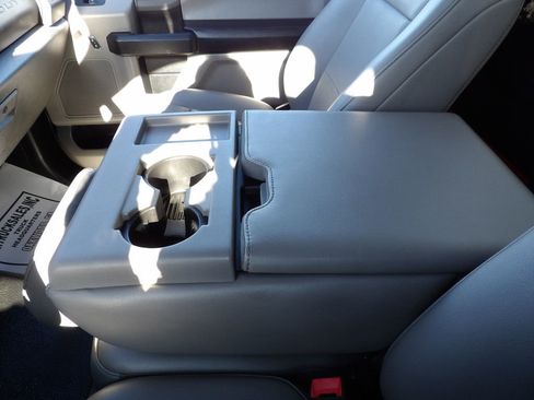 Used 2020 Ford F450 XL w/ Power Equipment Group image 26