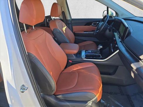Used 2022 Kia Carnival SX Prestige image 10
