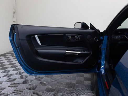 Used 2021 Ford Mustang Shelby GT500 w/ Carbon Fiber Track Pack image 19