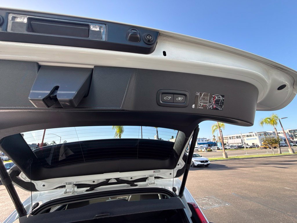 Used 2020 Volvo XC40 T5 Inscription AWD/4WD image 8