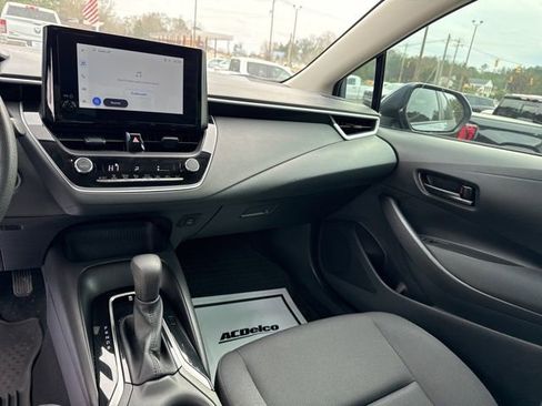Used 2025 Toyota Corolla LE w/ Convenience Package image 20