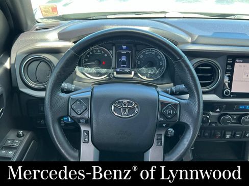 Used 2022 Toyota Tacoma TRD Off-Road AWD/4WD image 24