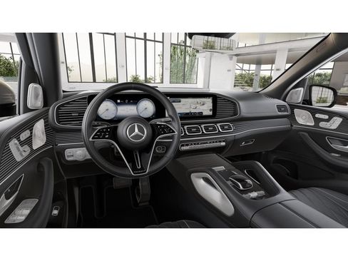 Used 2024 Mercedes-Benz Maybach GLS 600 4MATIC image 3