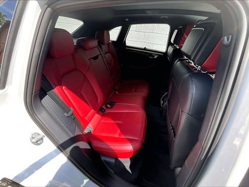 Certified 2025 Porsche Macan S AWD/4WD image 21