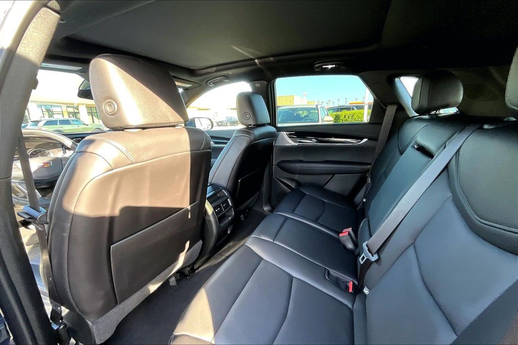 Used 2025 Cadillac XT5 Premium Luxury FWD image 17