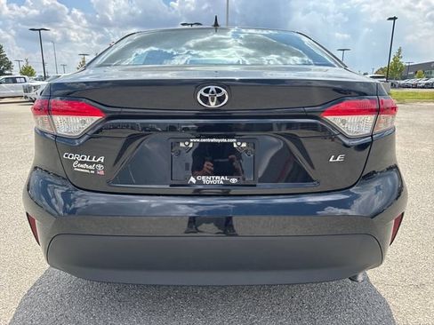 Used 2025 Toyota Corolla LE FWD image 5