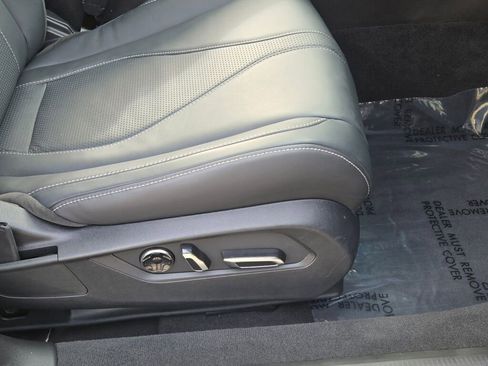 Certified 2025 Acura TLX w/ Technology Package image 7