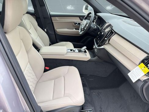 New 2026 Volvo XC90 T8 Ultra w/ Protection Package Premier AWD/4WD image 24