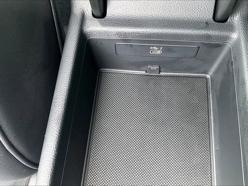 Used 2023 Audi A4 2.0T Premium image 16