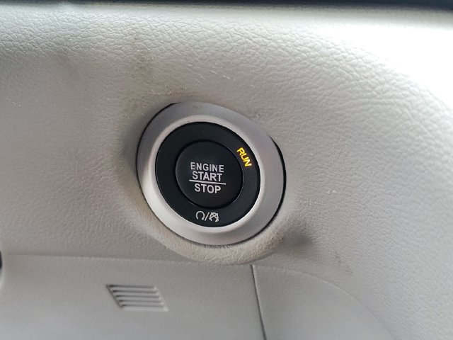 Used 2023 Chrysler Pacifica Touring-L FWD image 24