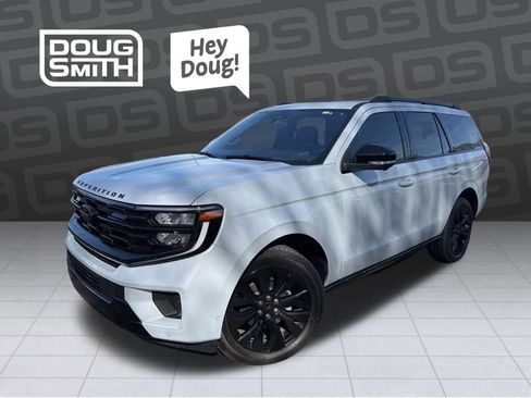 Used 2025 Ford Expedition Platinum w/ Stealth Appearance Package image 1