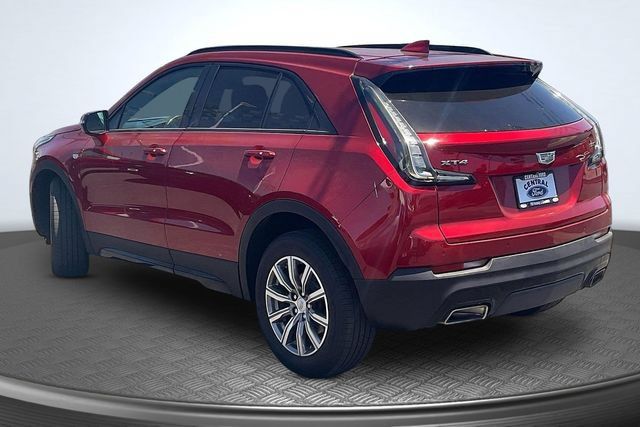 Used 2021 Cadillac XT4 Sport FWD image 2