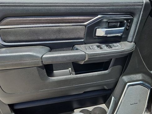 Used 2025 RAM 3500 Laramie AWD/4WD image 22