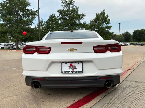 Used 2022 Chevrolet Camaro LT RWD image 7