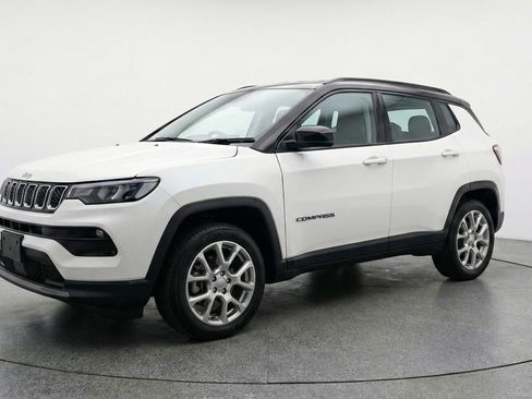 Used 2025 Jeep Compass Limited AWD/4WD image 3