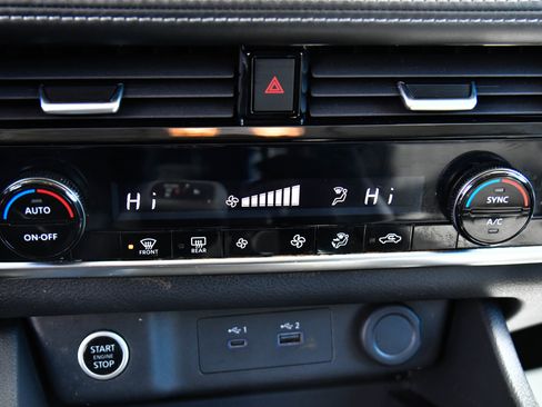 Used 2022 Nissan Rogue SV AWD/4WD image 22