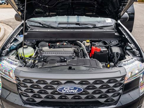 New 2026 Ford Maverick XLT image 16