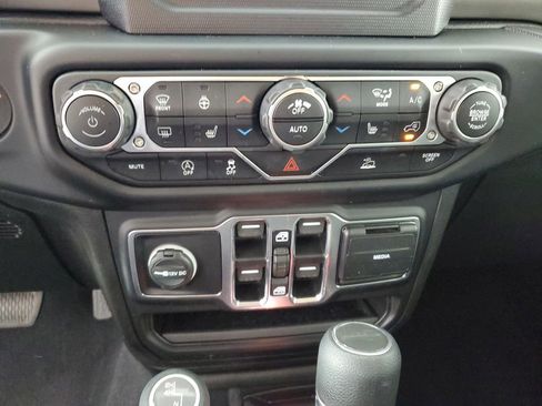 Used 2020 Jeep Gladiator Sport w/ Quick Order Package 24S image 18