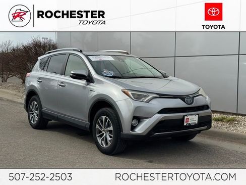 Certified 2017 Toyota RAV4 XLE w/ Carpet Mat Package AWD/4WD image 1