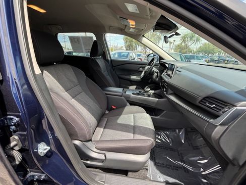Used 2025 Nissan Rogue SV FWD image 29