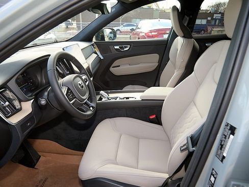 New 2026 Volvo XC60 B5 Core image 14