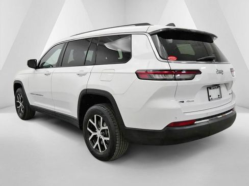 Used 2023 Jeep Grand Cherokee L Limited AWD/4WD image 5