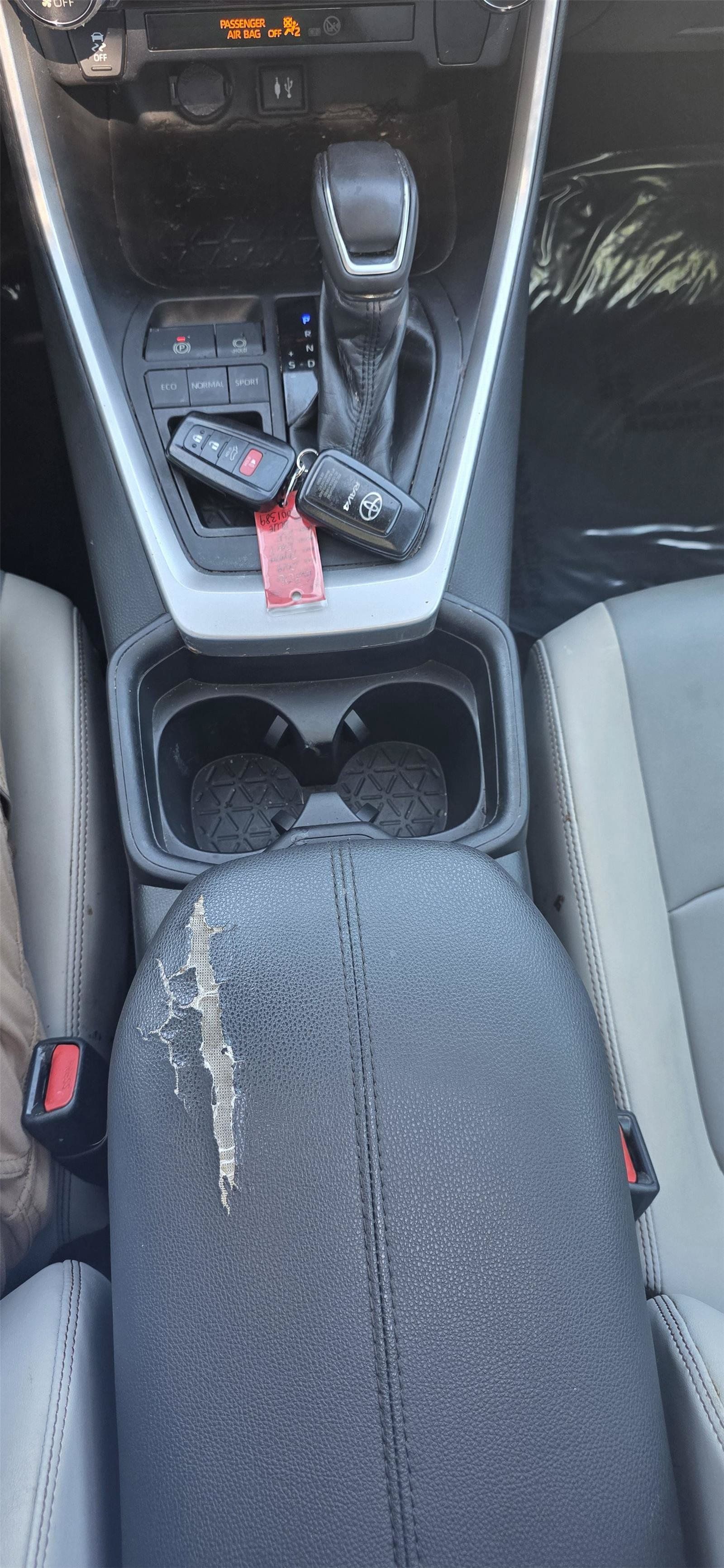 Used 2019 Toyota RAV4 XLE Premium w/ Carpet Mat Package FWD image 18