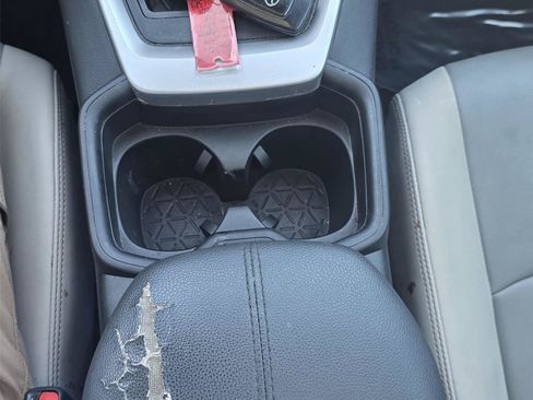Used 2019 Toyota RAV4 XLE Premium w/ Carpet Mat Package FWD image 18