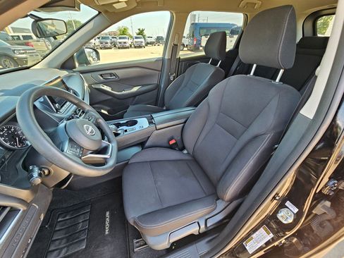 Used 2024 Nissan Rogue S FWD image 15