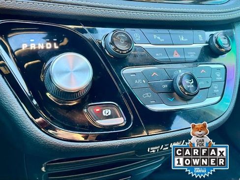 Used 2021 Chrysler Pacifica Touring w/ S Appearance Package image 27