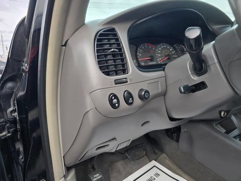 Used 2004 Toyota Sequoia Limited image 41