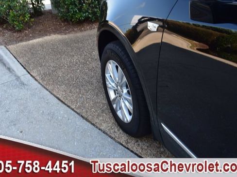 Used 2025 Cadillac XT5 Luxury w/ LPO, Floor Liner Package FWD image 18