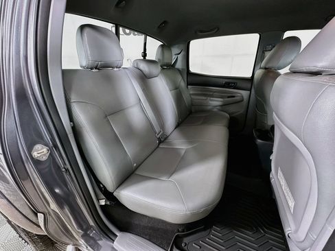 Used 2014 Toyota Tacoma PreRunner w/ SR5 Package RWD image 28